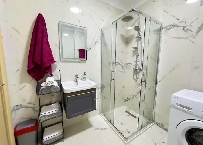 Eden * Golem (Tirana)